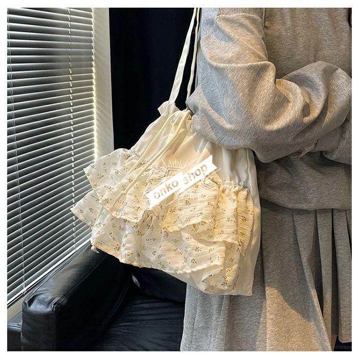 cancan様】ハンドメイドオーダー★女の子★大容量トートバッグ&フリル巾着6点 cancan様】ハンドメイドオーダー☆女の子☆大容量トートバッグ