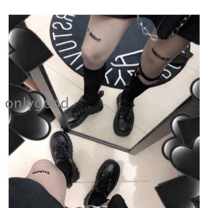 新品　KAATS トレーニング　脚ベルト&スカート付カプリパンツ。 新品 KAATS トレーニング 脚ベルト&スカート付カプリパンツ。