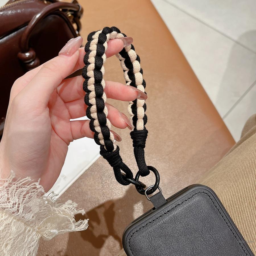 ハンドストラップ スマホ かわいい ソロモン編み込み ショート