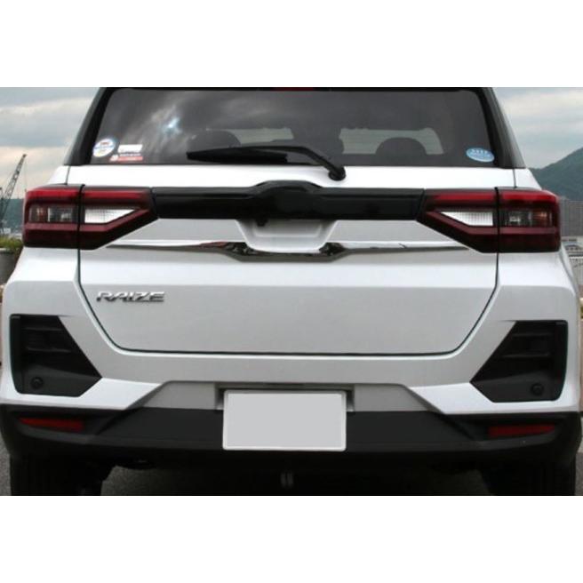 ダイハツ ロッキー グリルガーニッシュ•バックドアガーニッシュ