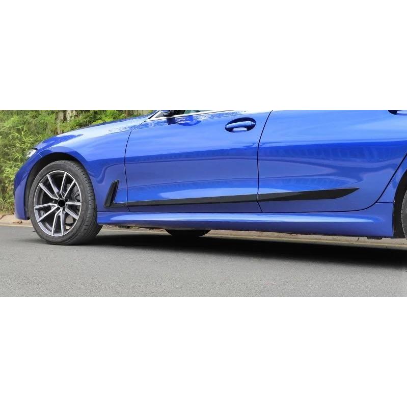スポーティ全開♪ カーボン ルック サイドモール ガーニッシュ BMW G20 