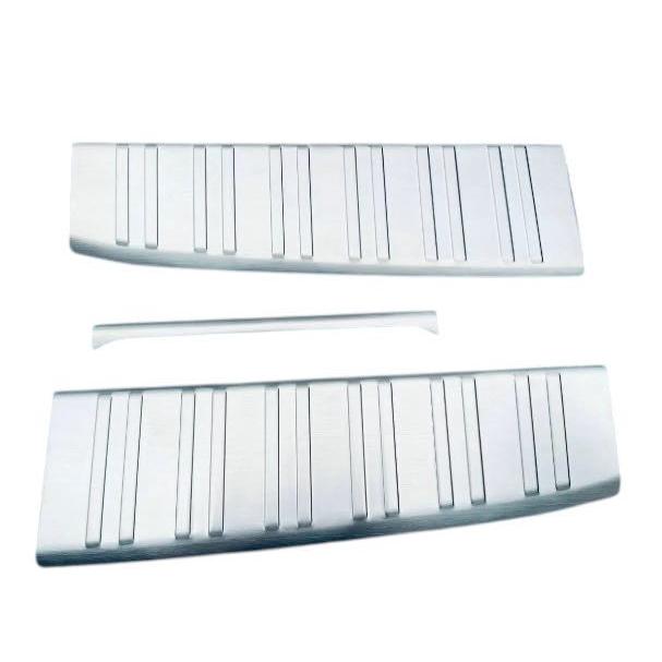 圧倒的存在感♪ インナーステップボード ラゲッジパネル カバー