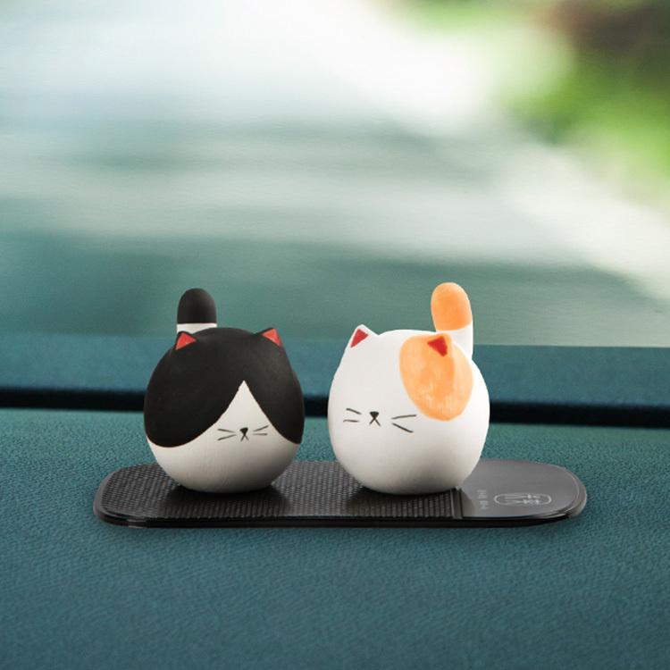 キャットの置物 猫 動物 陶器 オーナメント 自動車置物 かわいい 卓上置物 おしゃれ インテリア 装飾 事務室 居間 置き物 雑貨 装飾品 小物 癒し プレゼント 5色 Y Mooti 通販 Yahoo ショッピング