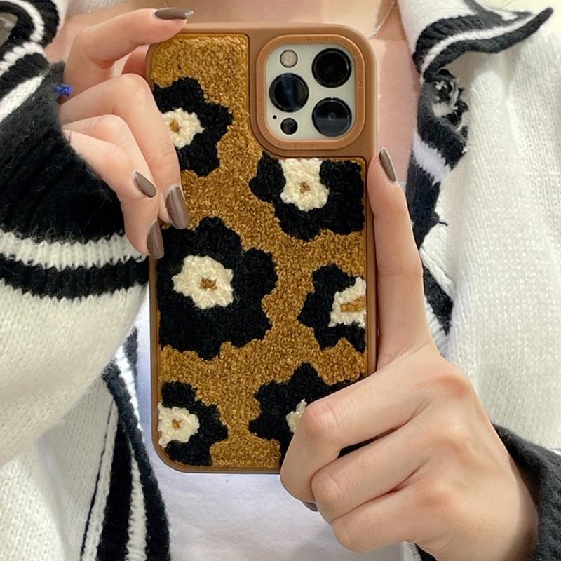 スマホケース iphone13 ケース 韓国 iphone12 ケース 携帯ケース iphone11 ケース iphone se ケース TPU もこもこ 秋冬 花 フラワー レトロ レディース |  | 06