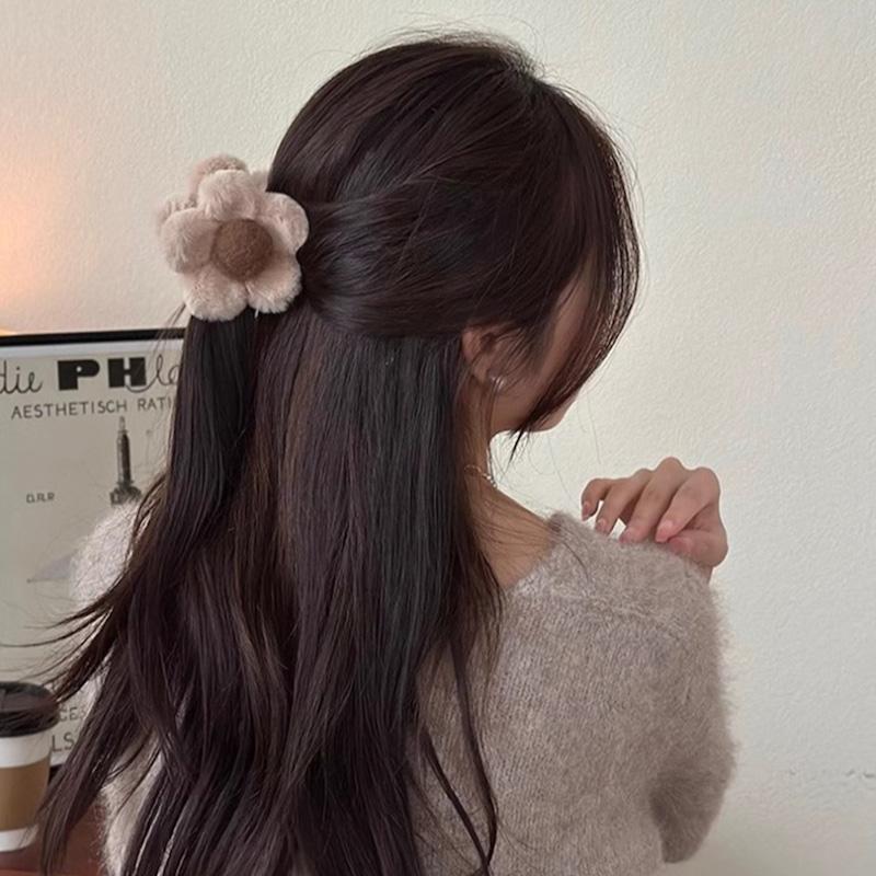 ユカリ 特大ぽんぽん.ヘアクリップ さらふわファー 韓国 他合計14点