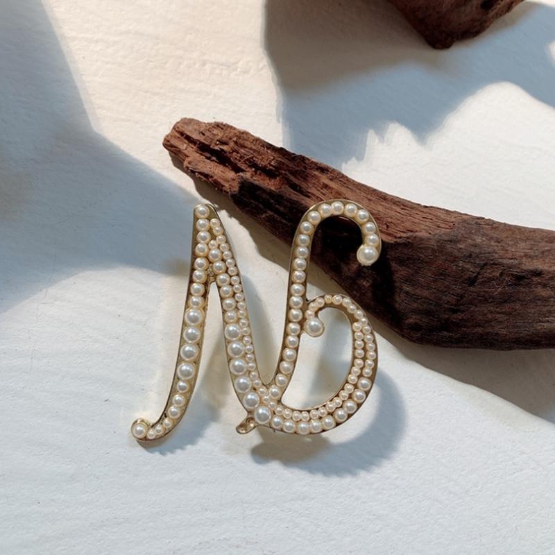 ブローチ ユニコーン 韓国 小ぶり キラキラ オシャレ 入園 入学式