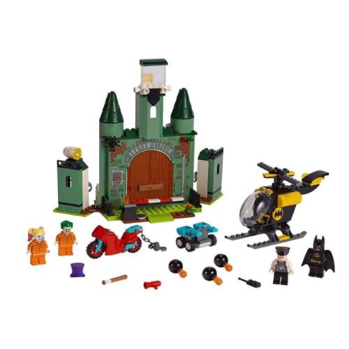レゴ(LEGO) スーパー・ヒーローズ バットマン(TM) とジョーカー(TM) の脱出 76138 ブロック おもちゃ 男の子の画像