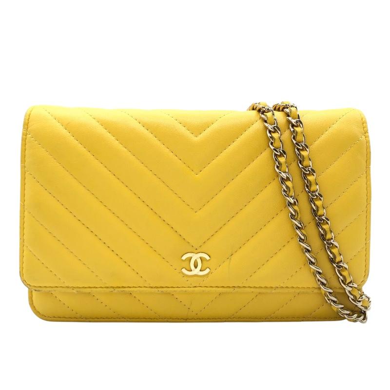 CHANEL Vステッチ チェーンウォレット イエロー CHANEL（シャネル） CHANEL Vステッチシェブロンウォレット AP0250