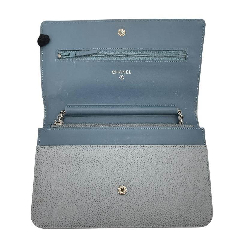 シャネル CHANEL ココマークチェーンウォレット A48654 17番台 ライトブルー SV金具 キャビアスキン ウォレットチェーン レディース 中古の画像