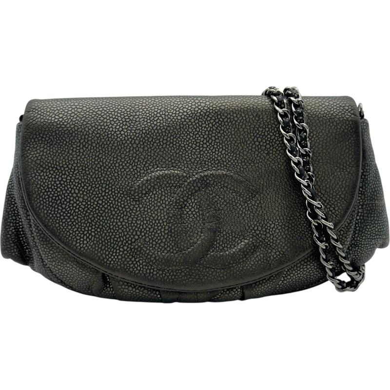 CHANEL（シャネル） ハーフムーンチェーンショルダー 18番台 