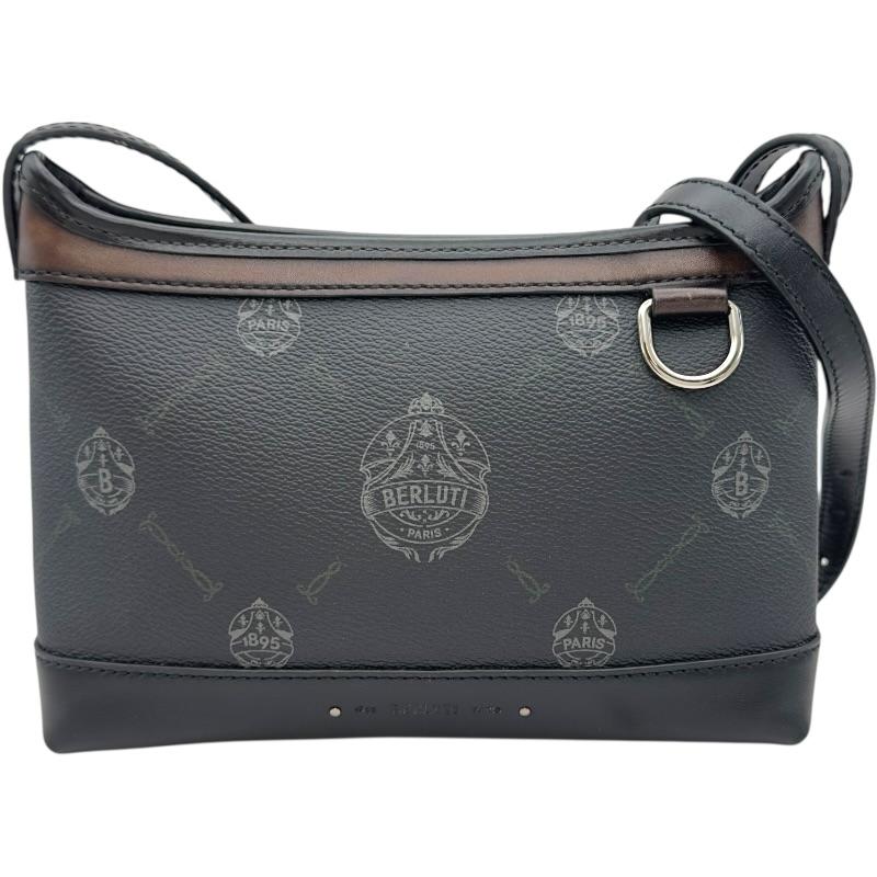 ベルルッティ ショルダーバッグ エスカパード シグネチャーキャンバス Berluti（ベルルッティ） エスカパード ブラック/ブラウン レザー/PVC