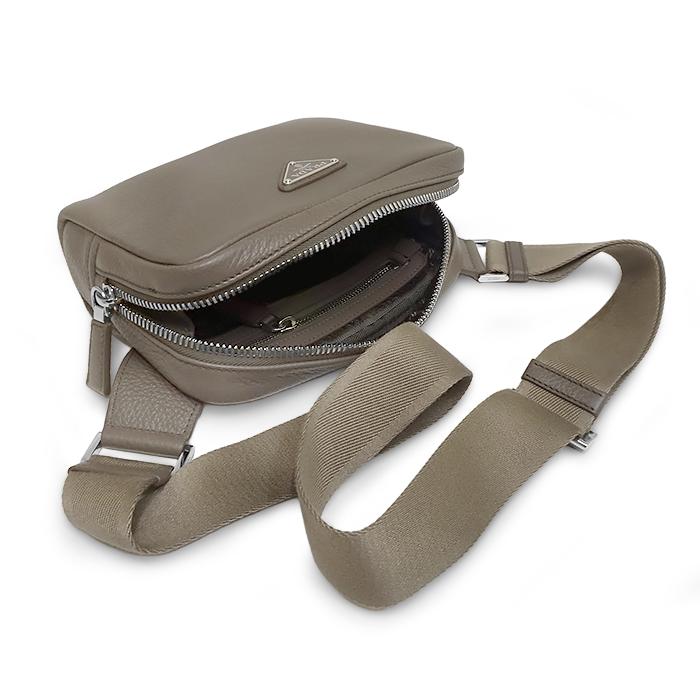 PRADA（プラダ） 未使用 超美品 ボディバッグ ショルダーバッグ 鞄