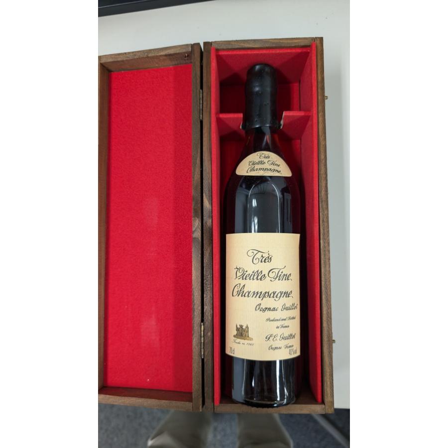 トレ・ヴィエイユ・フィーヌ・シャンパーニュ　木箱入　700ml  40％ 　 Tres Vieille Fine Champagne |  | 01