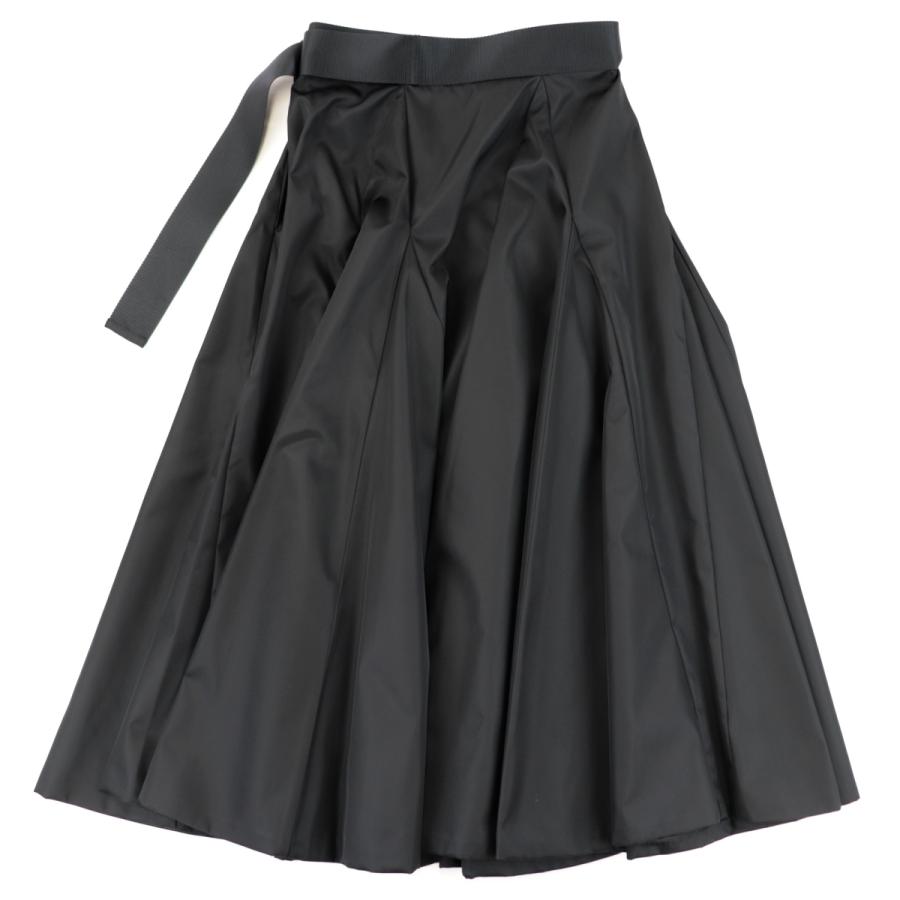 PRADA 新品同様 プラダ 21SS RE-NYLON ギャバジンスカート PRADA 新品同様 プラダ 21SS RE-NYLON ギャバジンスカート