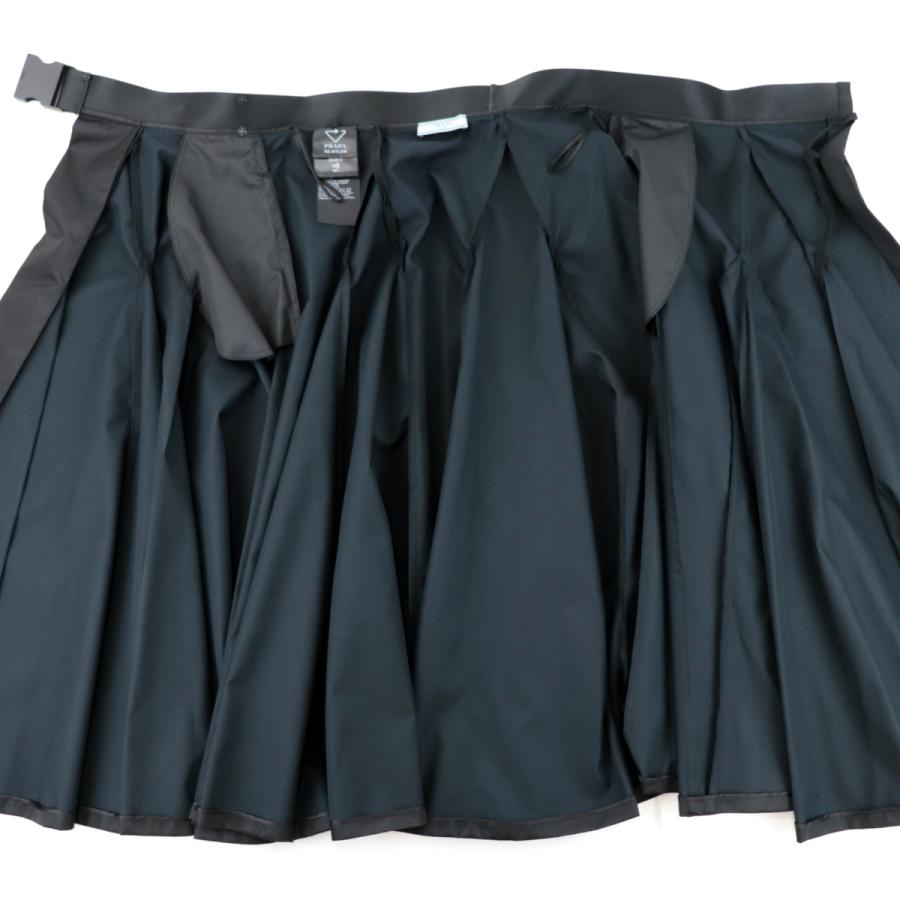 PRADA 新品同様 プラダ 21SS RE-NYLON ギャバジンスカート PRADA 新品同様 プラダ 21SS RE-NYLON ギャバジンスカート