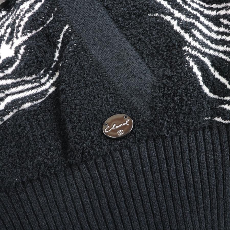 CHANEL 新品同様 シャネル 22クルーズ ココマーク スウェット CHANEL 新品同様 シャネル 22クルーズ ココマーク スウェット