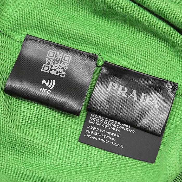 【極美品】PRADA プラダ セーター 2021年製 ハイゲージ ニット ロゴ シグネチャー モチーフ ジャガード クルーネック ハーフスリーブ 半袖 ウール100％ トップス メンズ サイズ 50 グリーン ホワイト 緑 白 イタリア製 UMB272 S212 1075 PRADA（プラダ） 【極美品】PRADA セーター 2021年製 ニット ロゴ