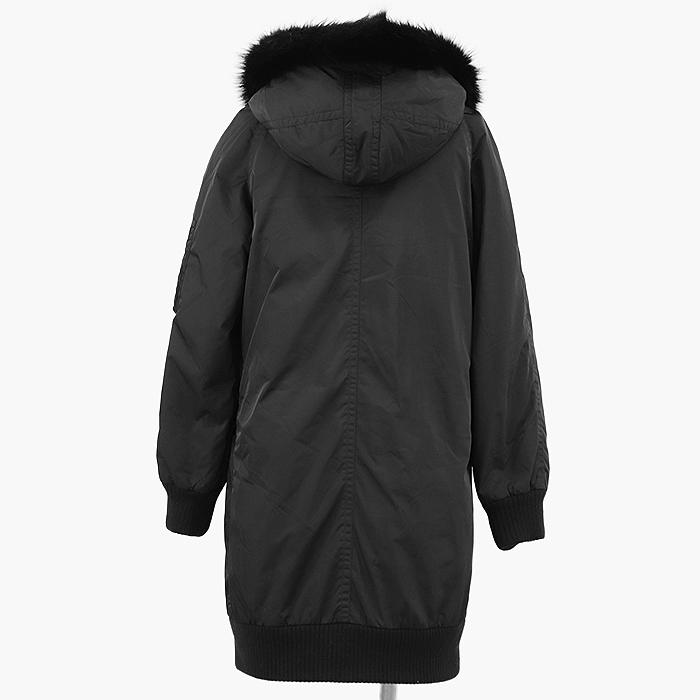 GUCCI グッチレディースダウンコート ブラック GUCCI レディースダウンコート、ダウンジャケット｜コート