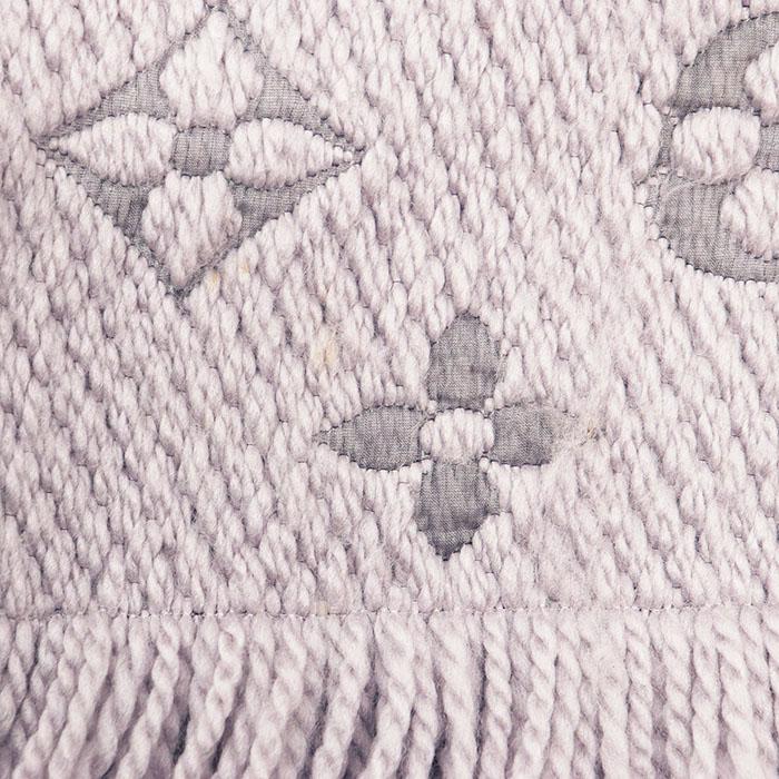 LOUIS VUITTON（ルイ・ヴィトン） マフラー エシャルプ・ロゴマニア