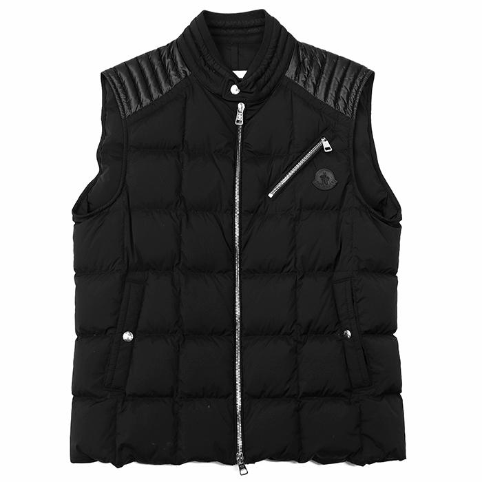【美品】MONCLER モンクレール ダウンベスト HOLSTEINER サイズ 1 メンズ 2019年製 ロゴ レザーパッチ ジップアップ ナイロンストレッチ ジレ アウター ブラック 黒 ルーマニア製 MONCLER（モンクレール） 【美品】MONCLER ダウンベスト HOLSTEINER