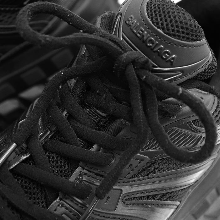 BALENCIAGA（バレンシアガ） スニーカー 43 DEFENDER BOUNCER SNEAKER