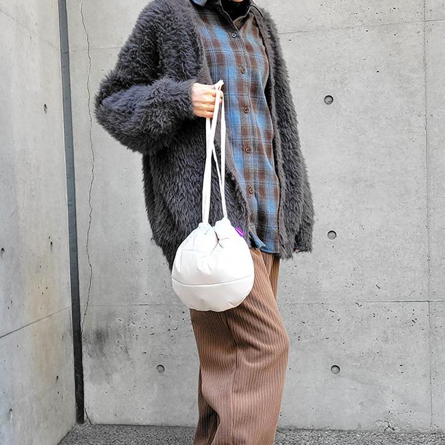 ザスリー the3 無地 撥水 もこもこ中綿バッグ 巾着バッグ ふわふわ