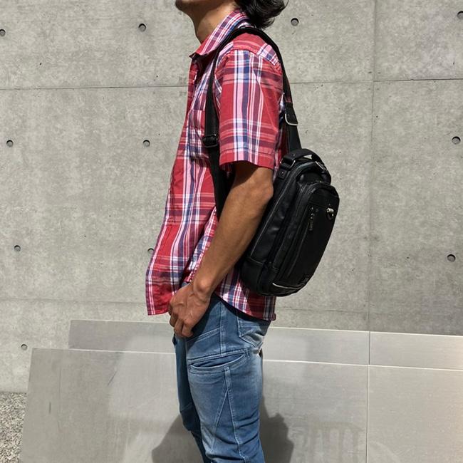 Lee（リー） フェイクレザー ボディバッグ ワンショルダー ショルダー