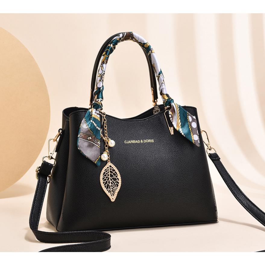 ショルダーバッグ レディース 斜めがけバッグ 肩掛けバッグ ハンドバッグ かばん 革 黒 軽い 軽量 40代 50代 60代 スマホ お財布 ポシェット カバン |  | 10