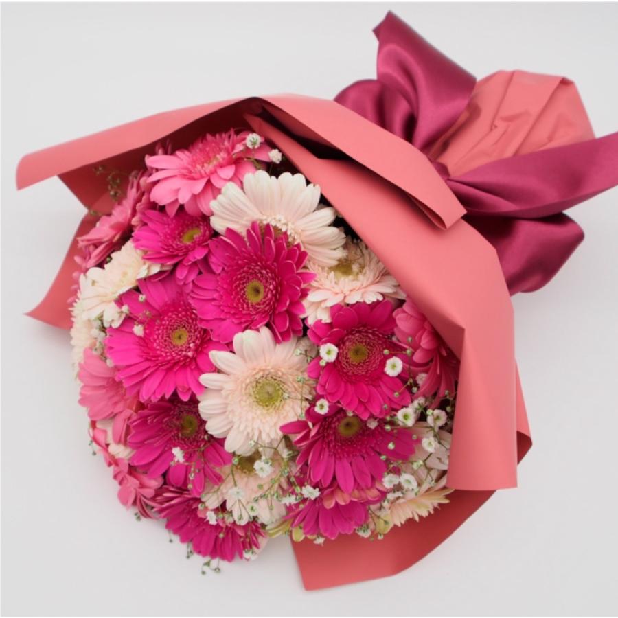 ガーベラ30本とカスミ草のブーケ プレゼントに最適 : フラワーショップ