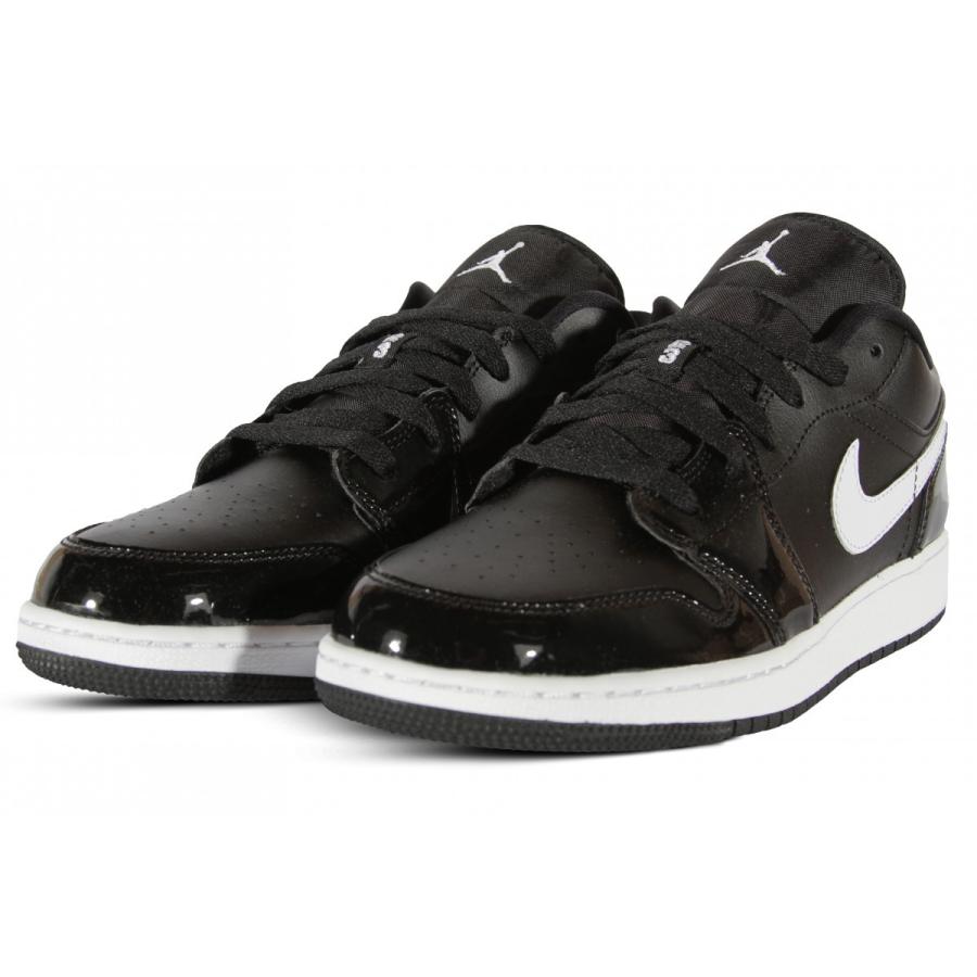 NIKE（ナイキ） AIR JORDAN 1 LOW RETRO BLACK WHITE 553560-002