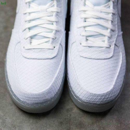 NIKE（ナイキ） Air Force 1 エアフォースワン Mid 07 LV8 WHITE