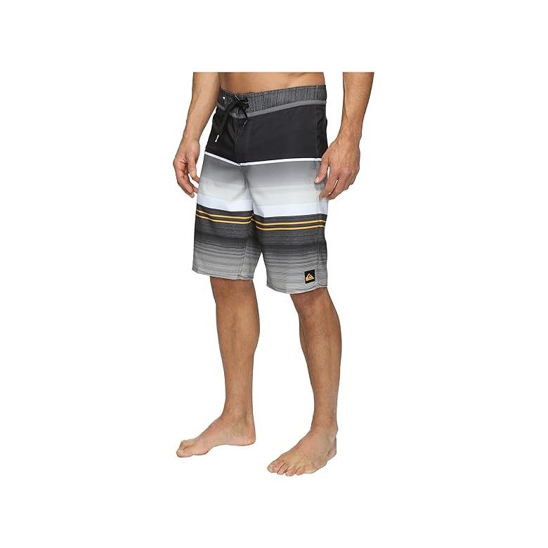 クイックシルバー Quiksilver Everyday Stripe Vee 21\" Boardshorts メンズ 水着 スイムウェアの画像