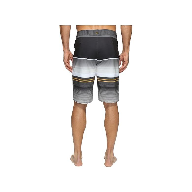 クイックシルバー Quiksilver Everyday Stripe Vee 21\" Boardshorts メンズ 水着 スイムウェアの画像