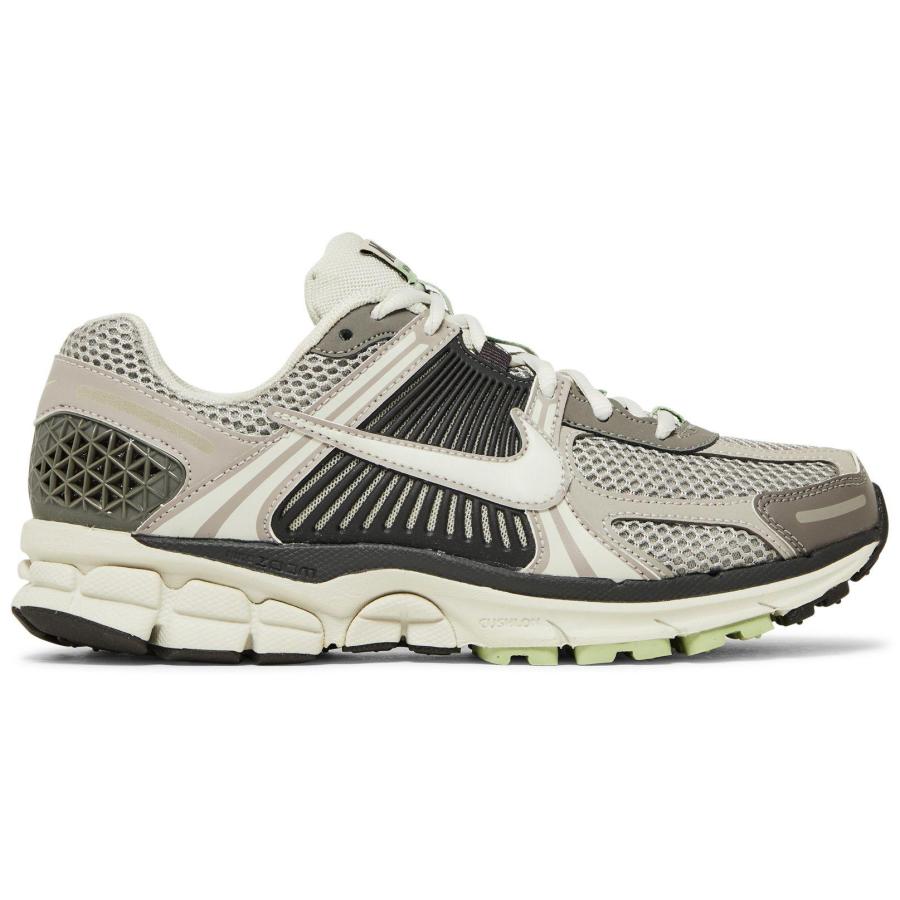 NIKE（ナイキ） FB8825-001 Nike エア ズーム ボメロ 5 