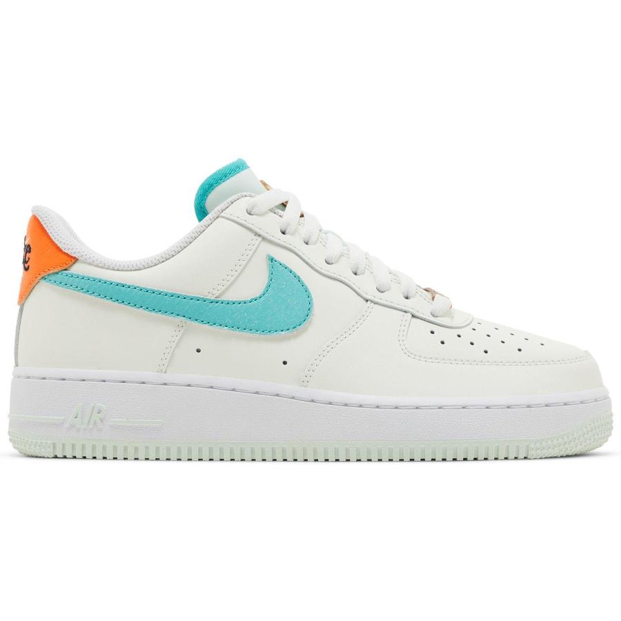 NIKE（ナイキ） HM3728-131 Nike エアフォース 1 '07 LV8 'Be The One