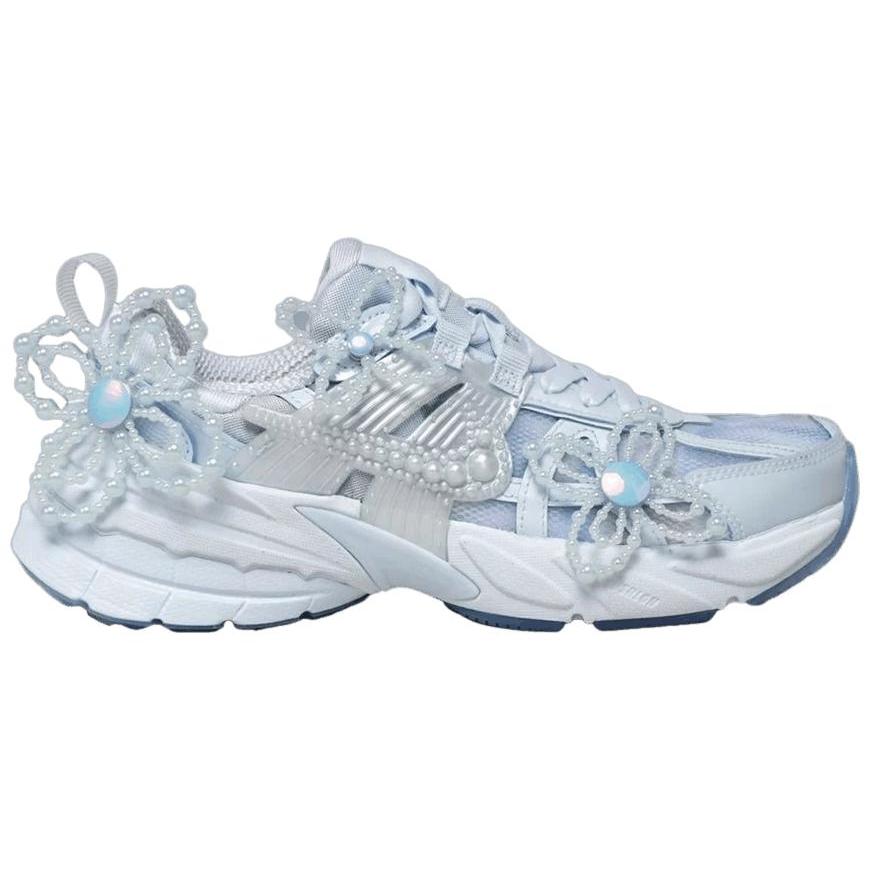 NIKE（ナイキ） IB7426-400 Susan Fang x Nike V2K Run 'Artist