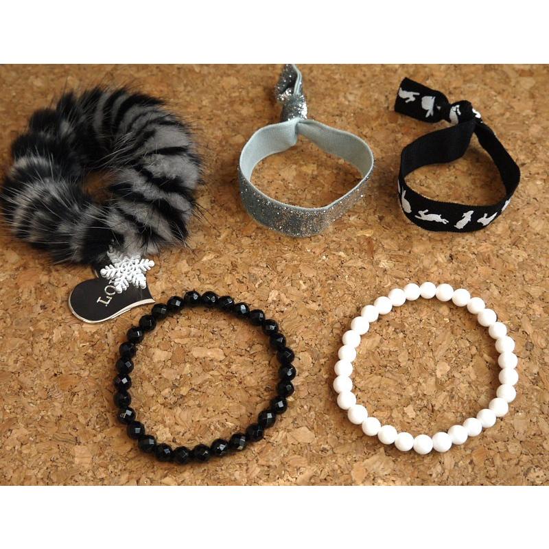メール便送料無料 OrangeCandy オレンジキャンディー ミンクファー＆パワーストーンブレスレット ブラックオニキス＆ホワイトオニキス |  | 01