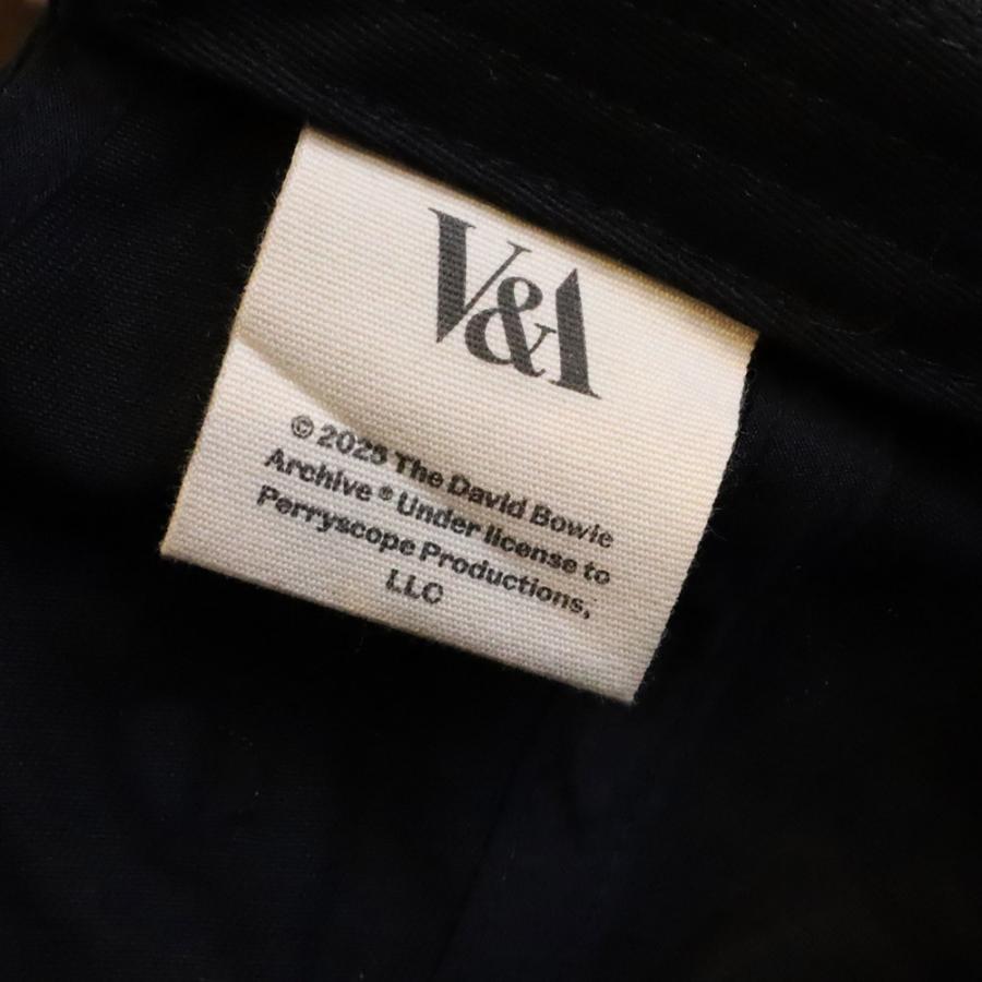 デヴィッド・ボウイ キャップ 帽子 ロンドンV&A博物館 展覧会 美術館