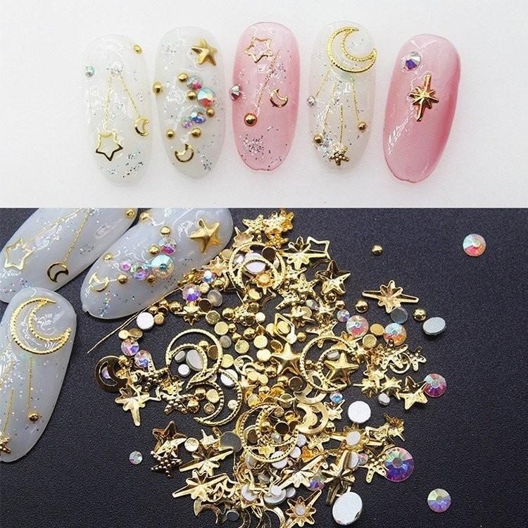 メタルスタッズ メタルパーツ ネイルパーツ ケース付き ダイヤ 月 ムーン 星 ストーン スター カーブ 歯車 ギア 時計の針 飛行機 お得12種 セット Coco Nail Ks1 オレンジcocoヤフー店 通販 Yahoo ショッピング