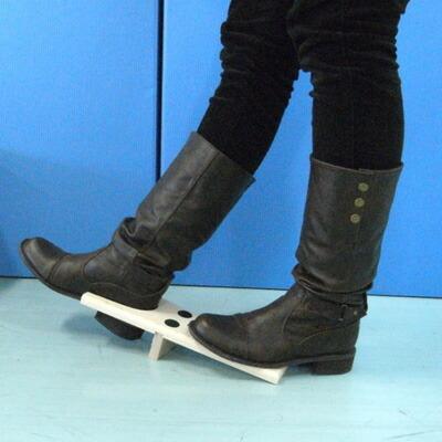 ブーツを簡単に脱げる ペダック ブーツジャック レインブーツや靴紐が