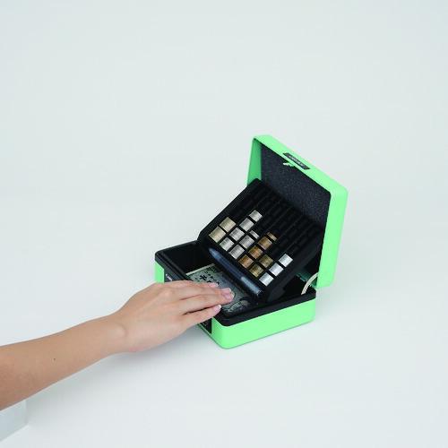 【SALE価格】カール 手提げ金庫 キャッシュボックス  ピンク A6サイズ ( CB-8250-P ) |  | 06