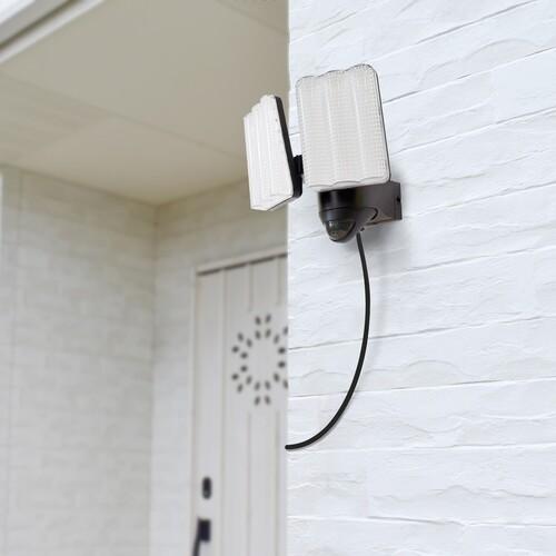 大進 コンセント式LEDセンサーライト2灯式 ( DLA-17T200 ) |  | 10