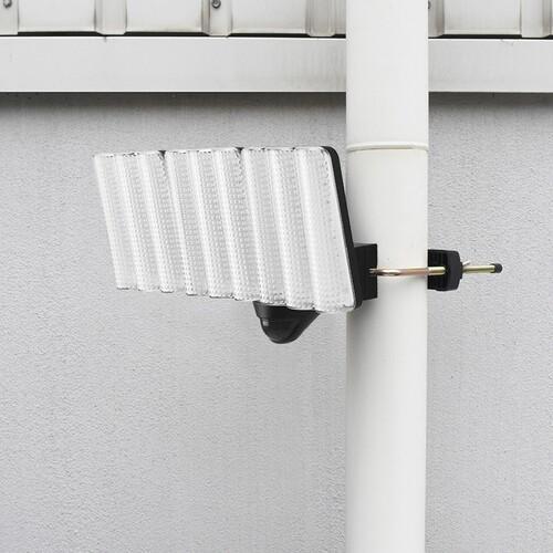 大進 ソーラー充電式LEDセンサーライト3灯式 ( DLS-17T300 ) |  | 10