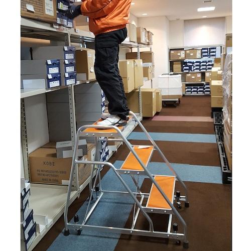 TRUSCO アルミ製作業用踏台 マグネット保持キャスター付 高さ0.6m2段 ( TAF-92MG ) |  | 02