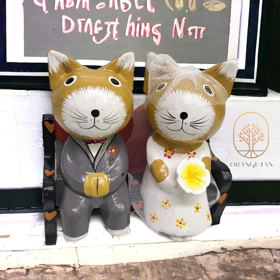 10001377 ウェディング ネコの木彫り ハート椅子 ベンチ 猫 結婚祝い 