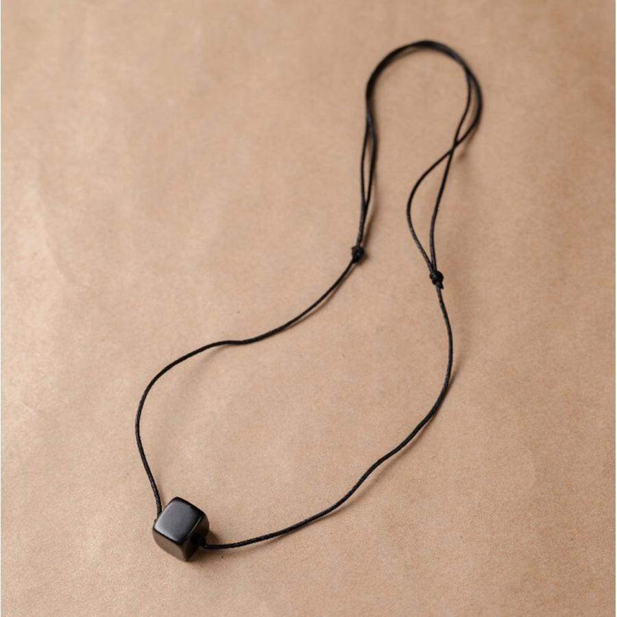 シュンガイト ペンダント スクエアビーズ 9mm CC46 ネックレス ロシア カレリア共和国産 シュンガ石 水 ブレスレット さざれ石 電磁波 パワーストーン シルバー |  | 03