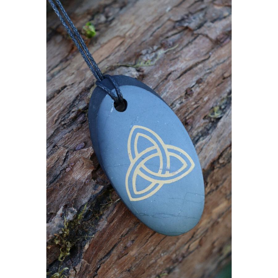 シュンガイト ペンダント トリケトラ PE177 ネックレス ロシア カレリア共和国産 シュンガ石 水 ブレスレット さざれ石 電磁波 パワーストーン シルバー |  | 03