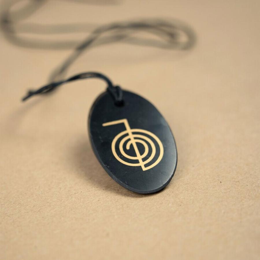 シュンガイト ペンダント チョクレイ PE178 ネックレス ロシア カレリア共和国産 シュンガ石 水 ブレスレット さざれ石 電磁波 パワーストーン シルバー |  | 02