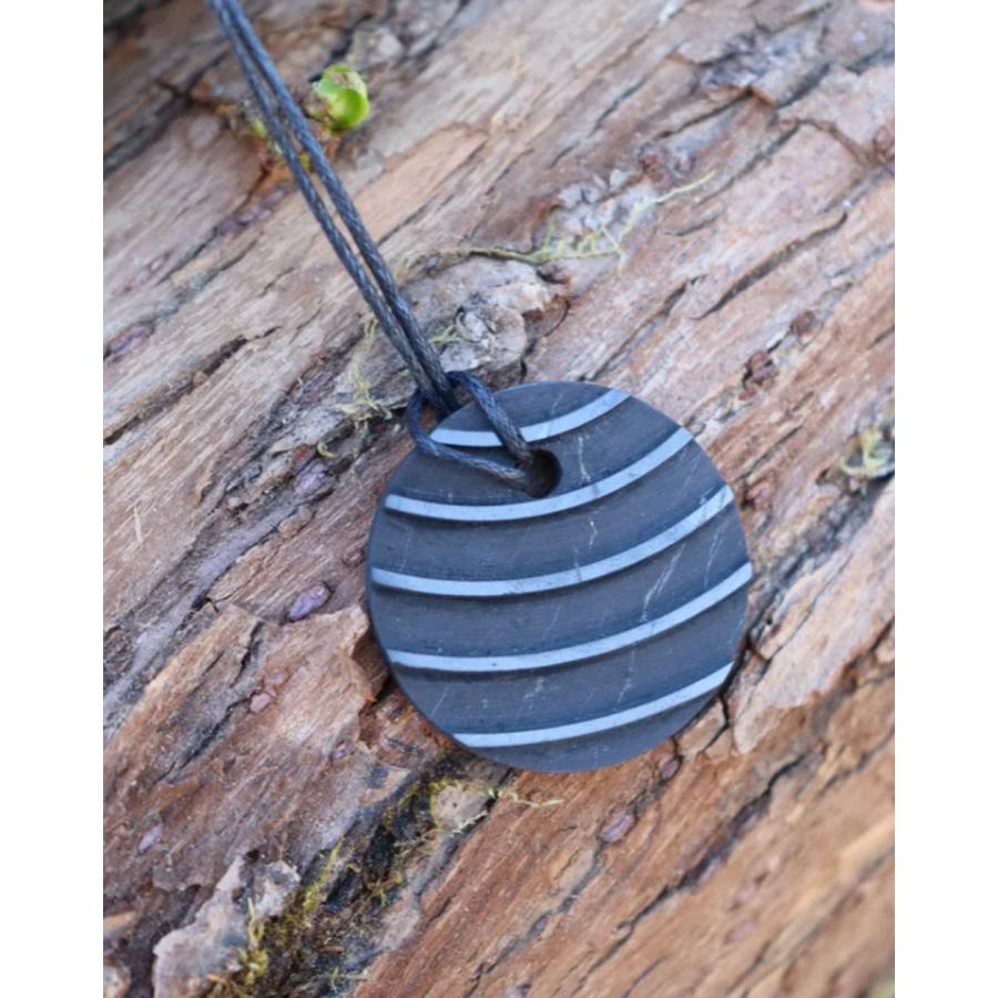 シュンガイト ペンダント ブリーズ PE26 ネックレス breeze ロシア カレリア共和国産 シュンガ石 水 ブレスレット さざれ石 電磁波 パワーストーン シルバー |  | 03