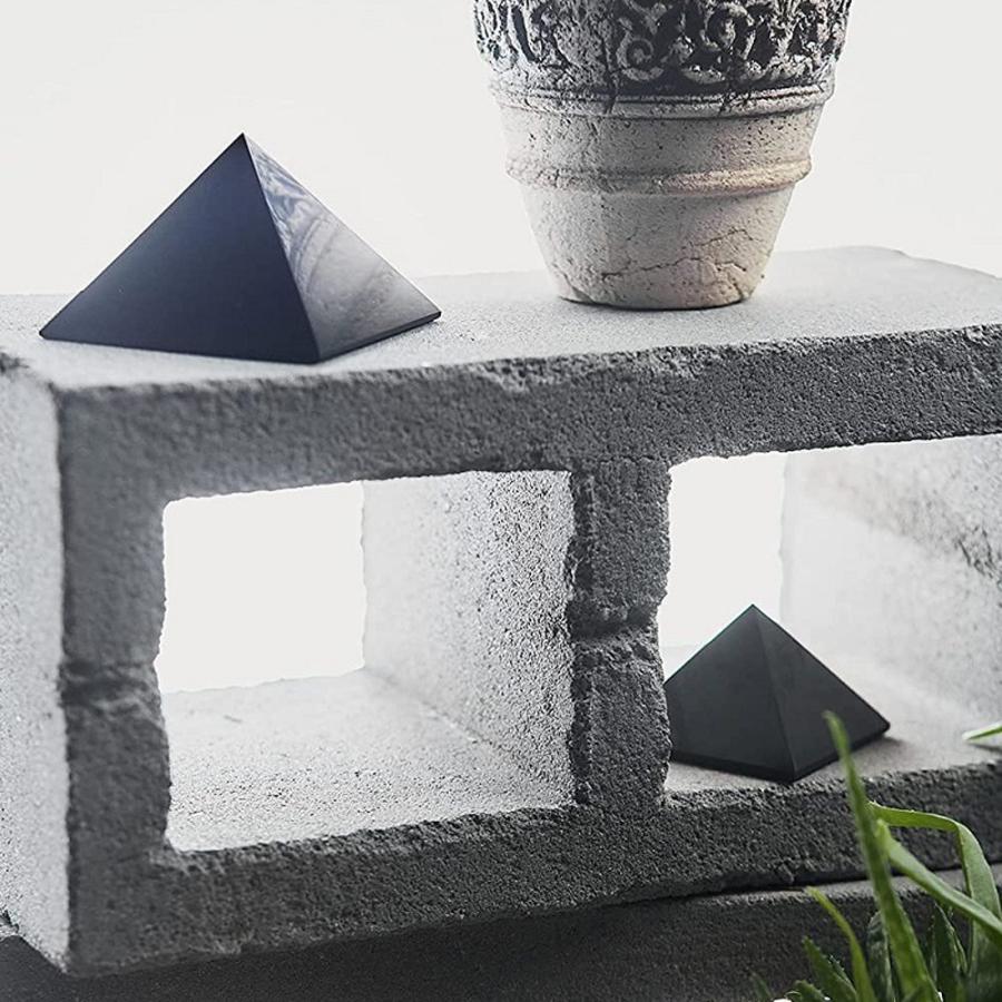 カレリアヘリテージ シュンガイト ピラミッド PP03 50mm 高さ40mm タイプIIIシュンガイト Karelian Heritage ロシア カレリア共和国産 シュンガ石 水 |  | 03